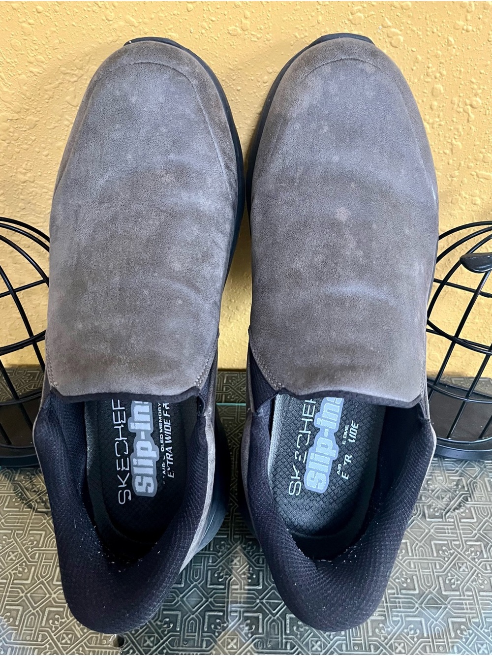 Skechers Men’s Slip-on Loafers Tan Size 11